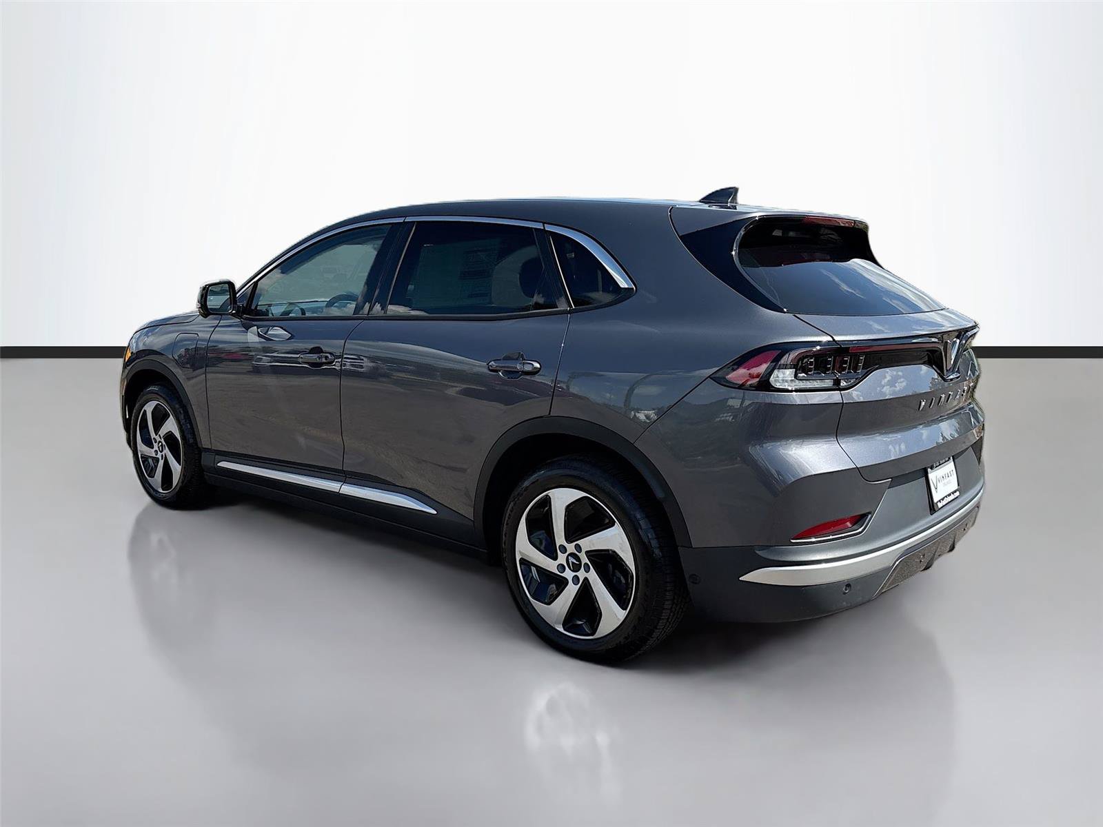 New 2025 VinFast VF 8 Eco AWD/4WD image 5