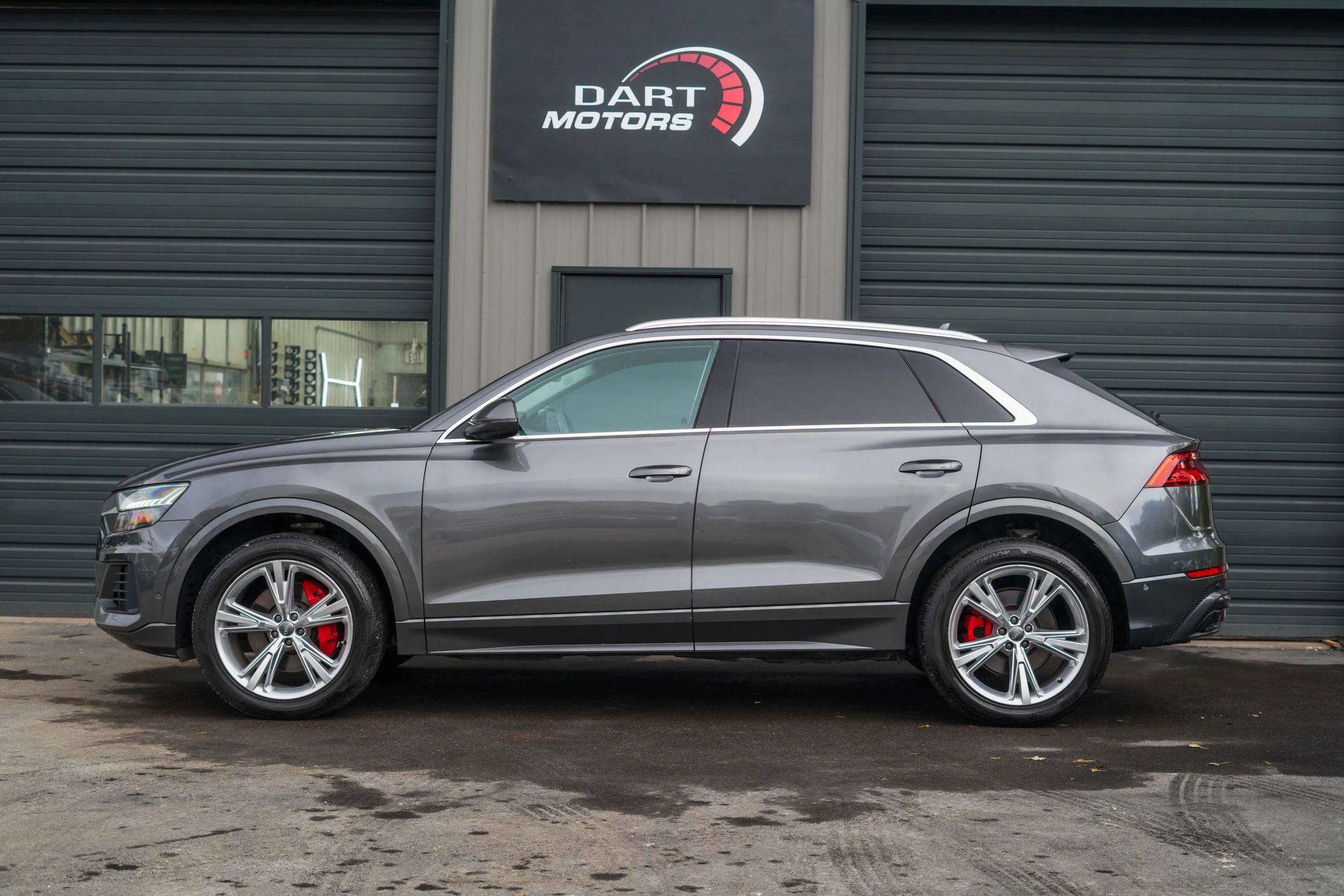 Used 2019 Audi Q8 Prestige w/ Luxury Package AWD/4WD image 4