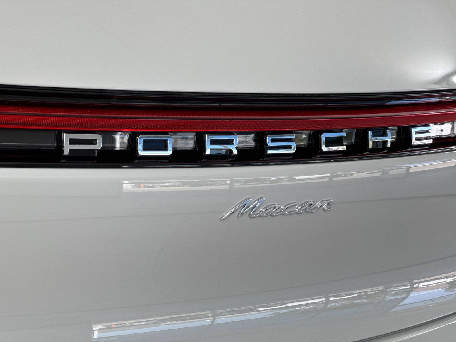 New 2026 Porsche Macan AWD/4WD image 27
