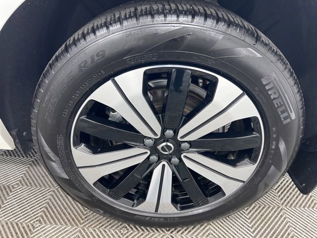 Used 2025 Volvo XC60 T8 Plus w/ Protection Package Premier AWD/4WD image 10