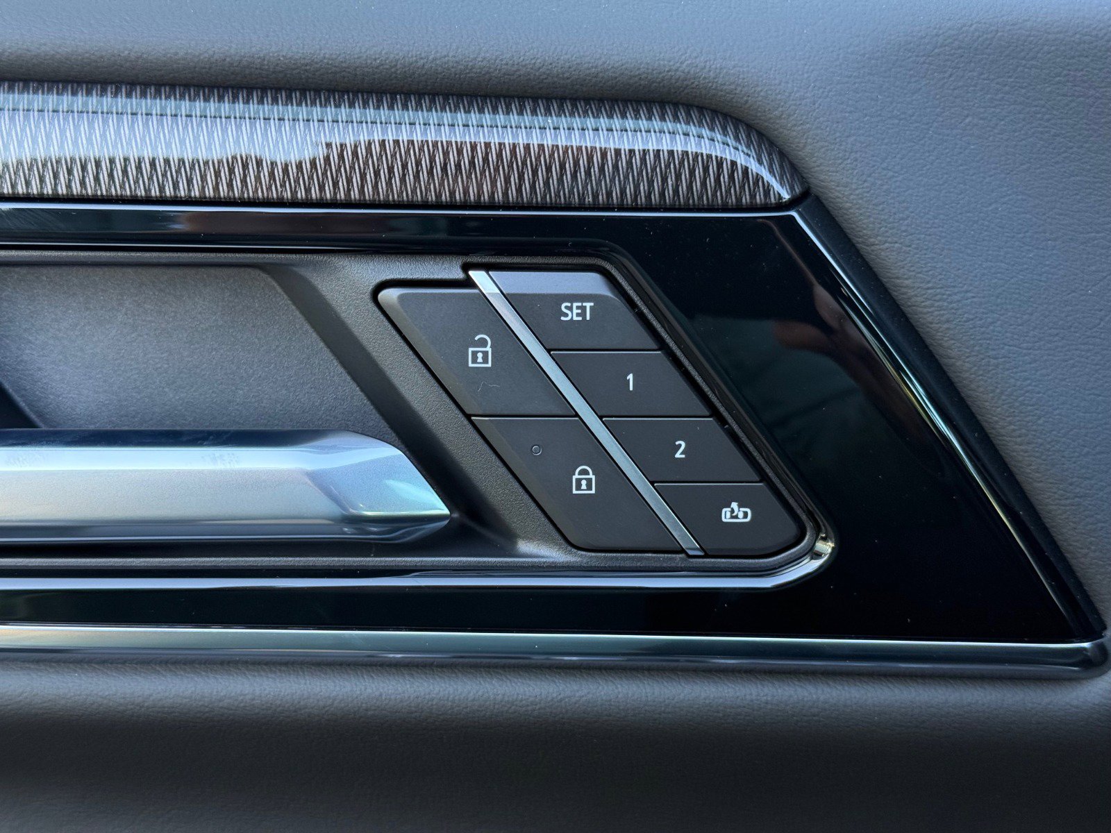 New 2026 GMC Yukon Elevation w/ Elevation Premium Package image 9