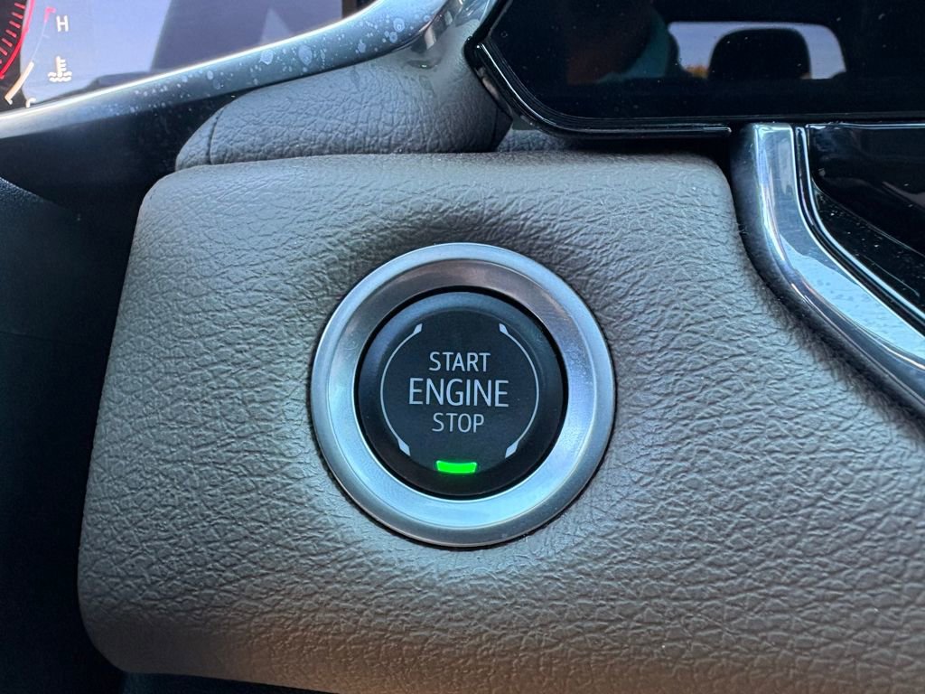 Certified 2024 GMC Canyon Denali image 28