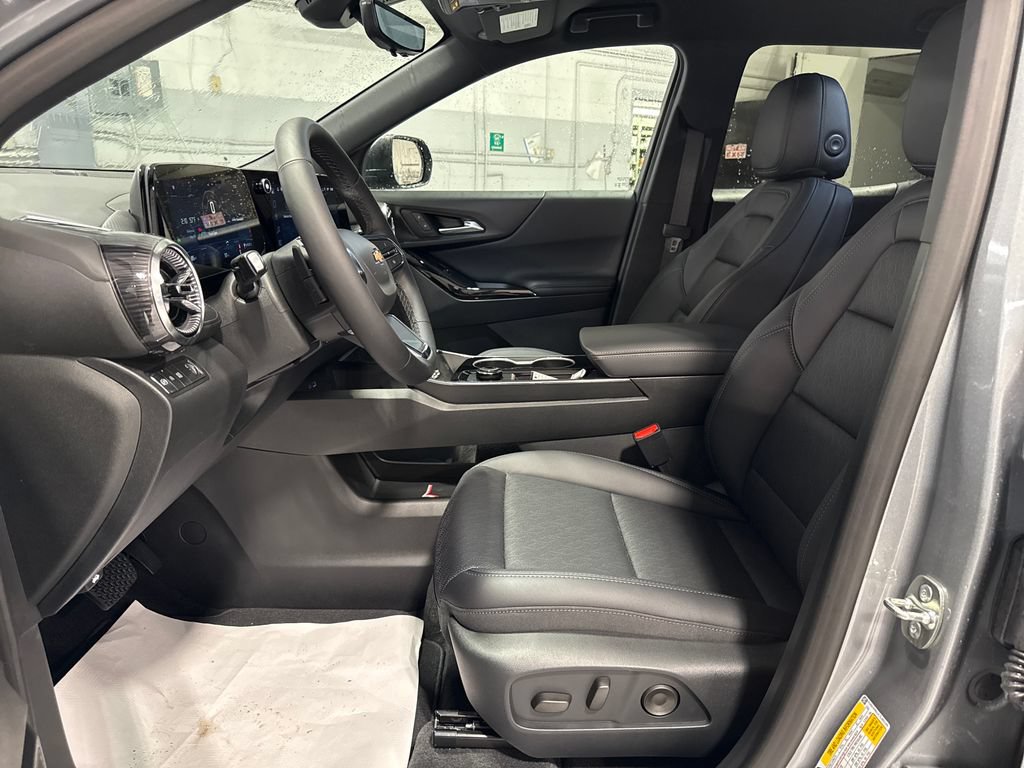 New 2026 Chevrolet Equinox LT w/ Convenience Package II FWD image 30