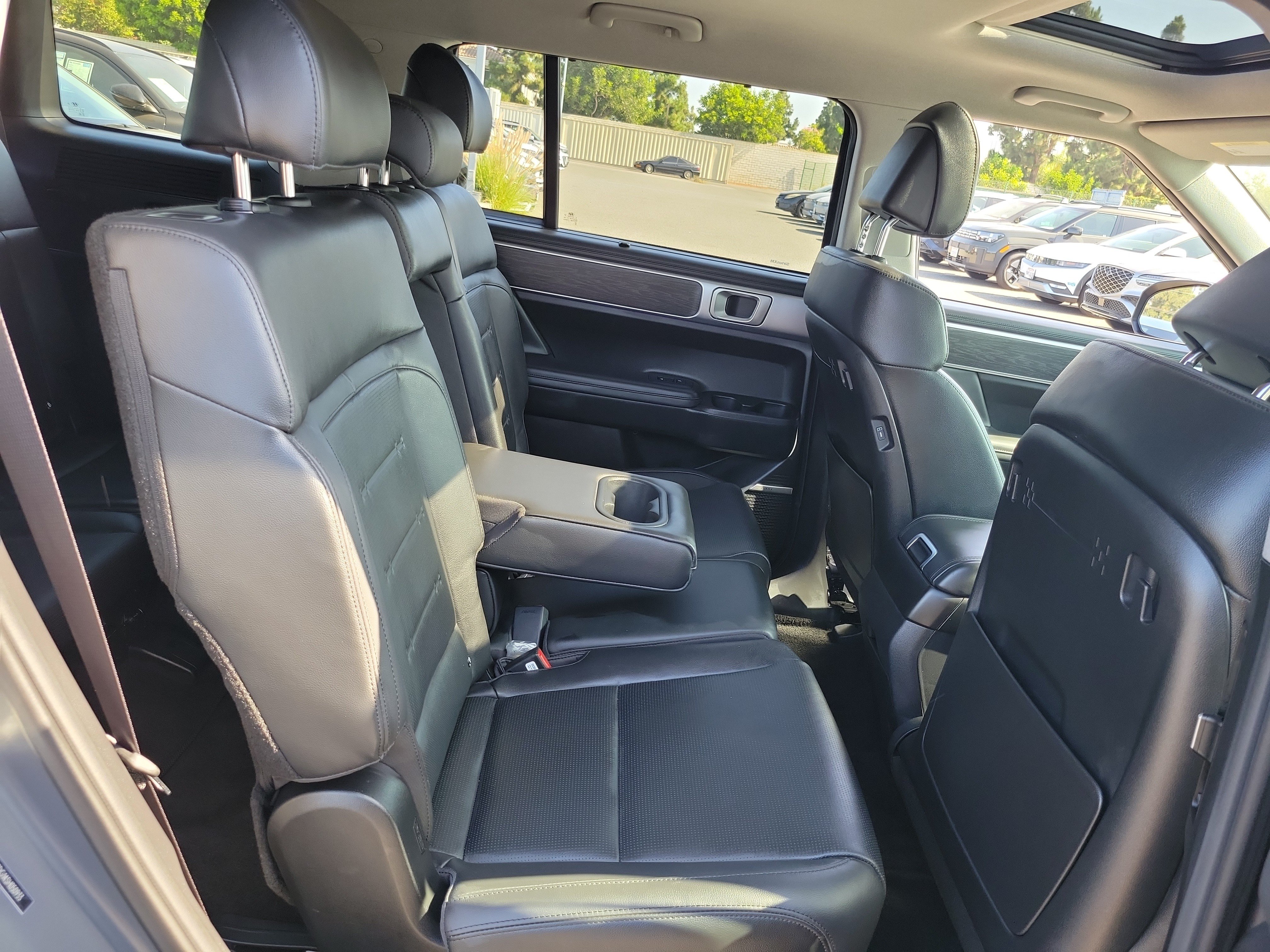Certified 2025 Hyundai Santa Fe Limited AWD/4WD image 22