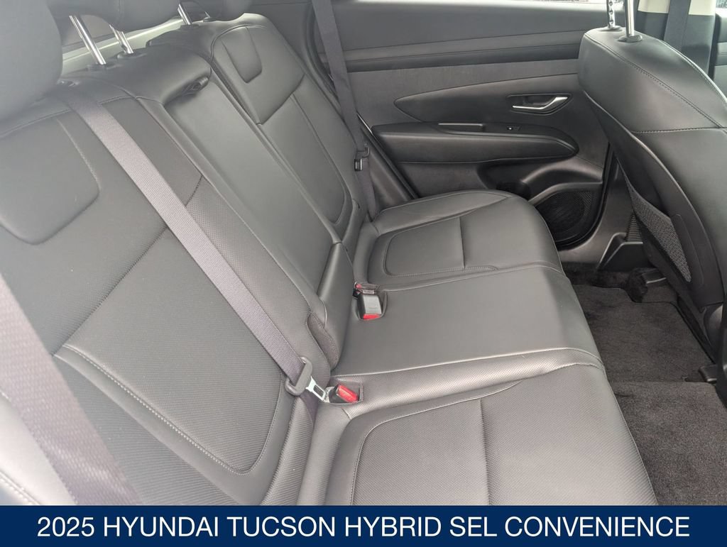Certified 2025 Hyundai Tucson SEL AWD/4WD image 32