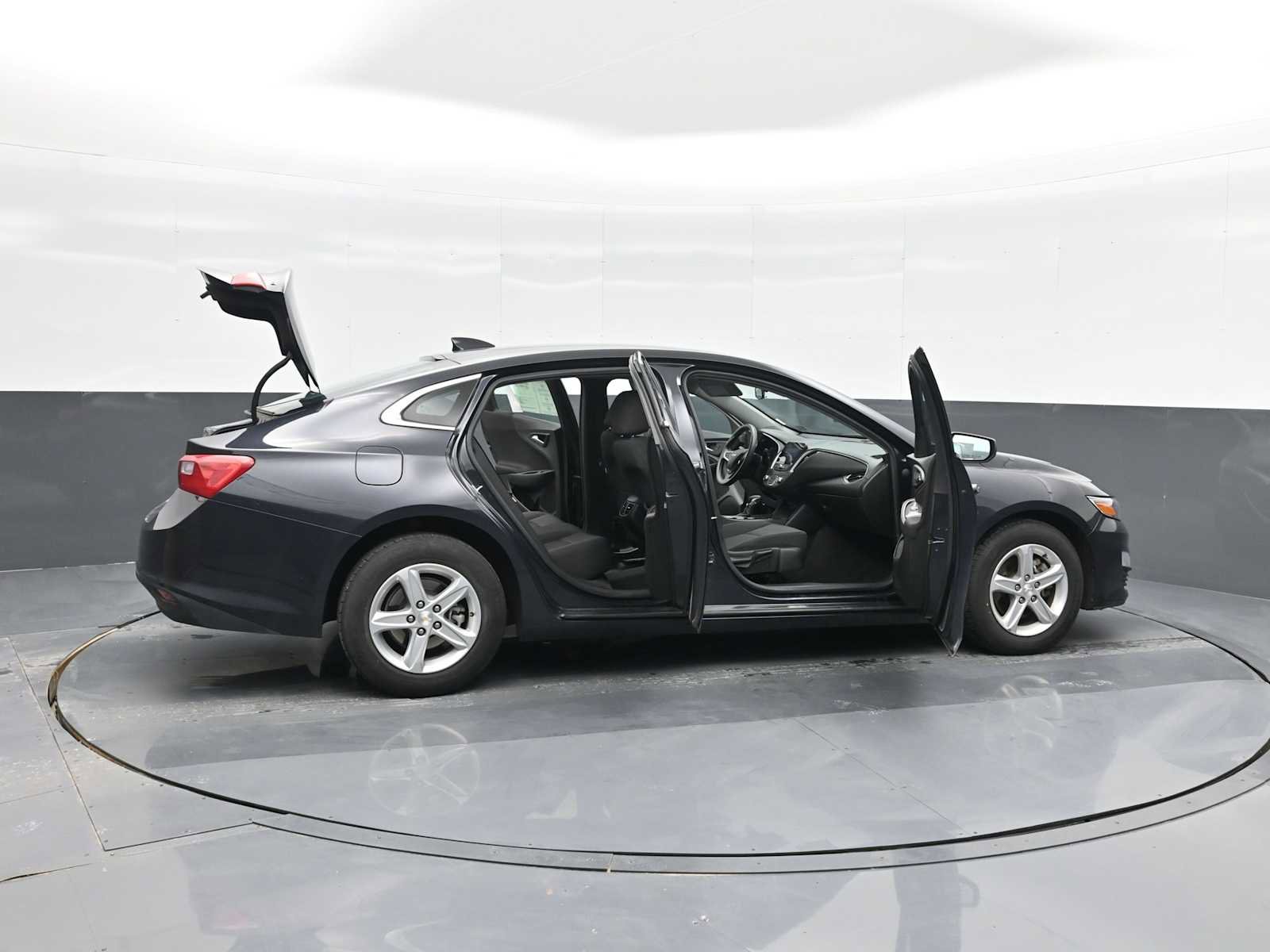 Used 2023 Chevrolet Malibu LT image 39