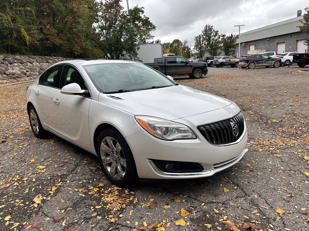 Used 2016 Buick Regal Premium w/ Experience Buick Package AWD/4WD image 7