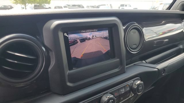 Certified 2022 Jeep Gladiator Sport AWD/4WD image 14