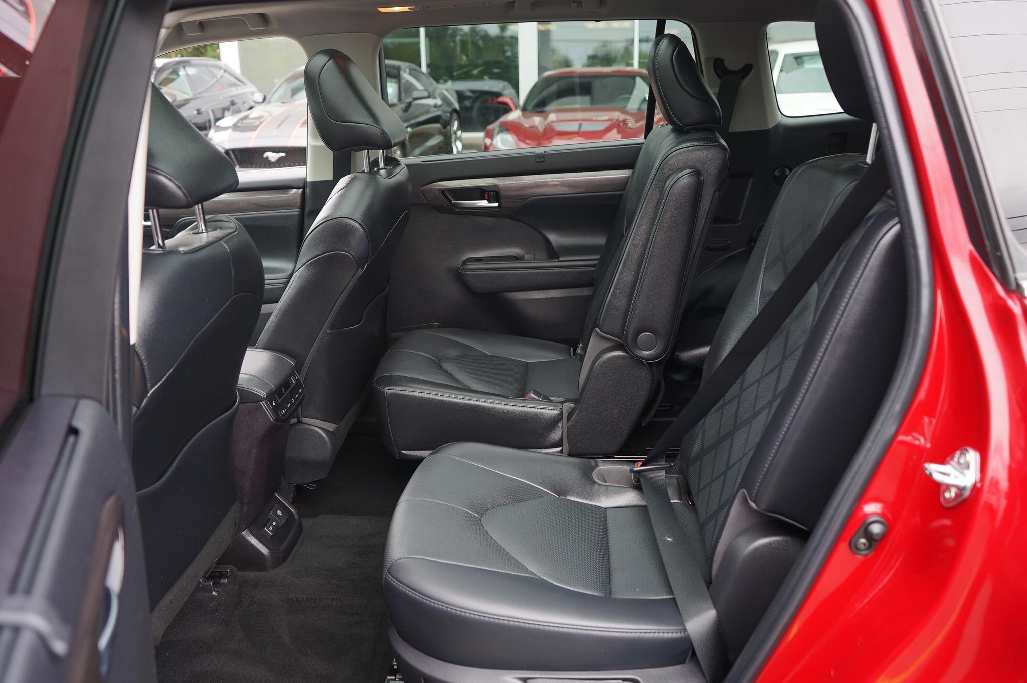 Used 2022 Toyota Highlander Platinum AWD/4WD image 23