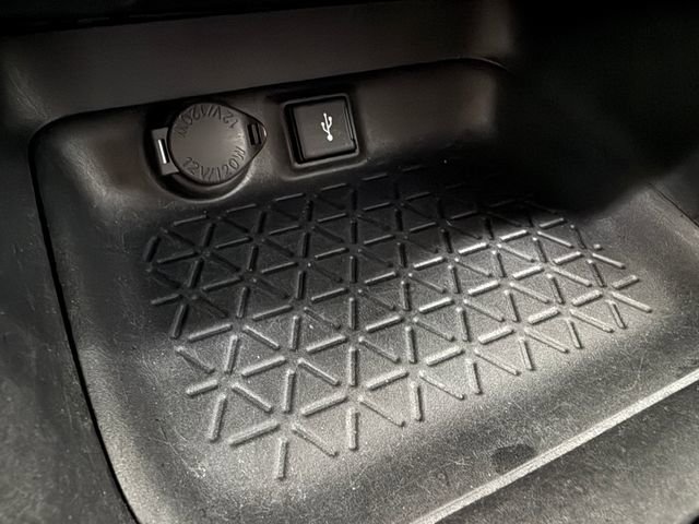 Used 2022 Toyota RAV4 LE FWD image 19