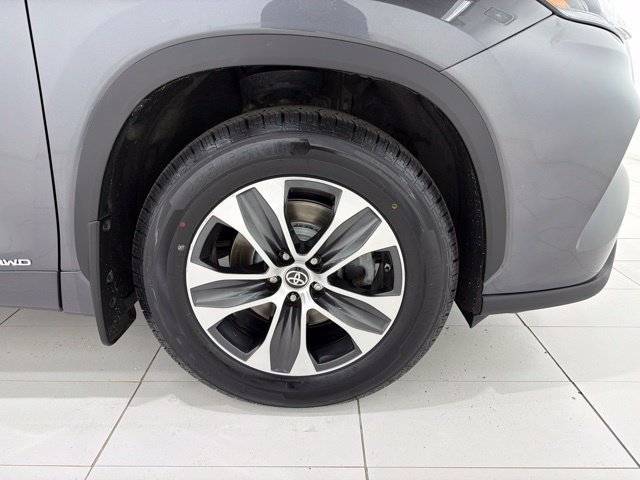 Used 2021 Toyota Highlander XLE AWD/4WD image 51