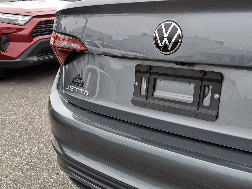 Used 2024 Volkswagen Jetta SE FWD image 15