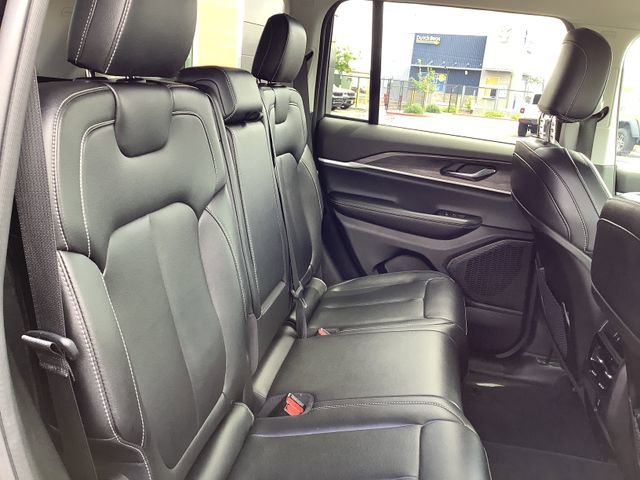 Used 2024 Jeep Grand Cherokee Limited RWD image 34