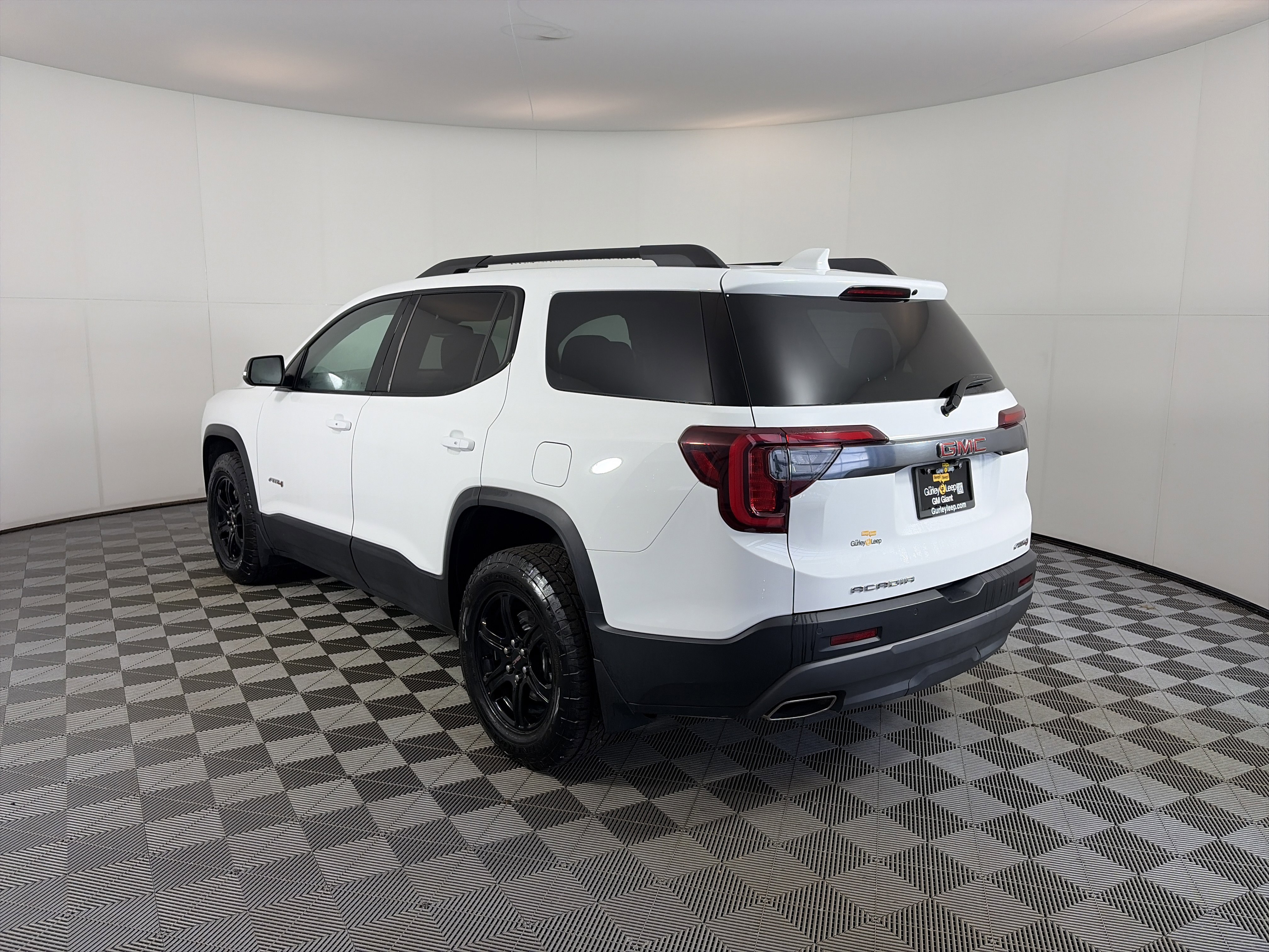 Used 2023 GMC Acadia AT4 AWD/4WD image 9