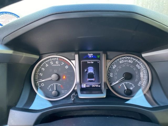 Used 2021 Toyota Tacoma SR5 AWD/4WD image 9