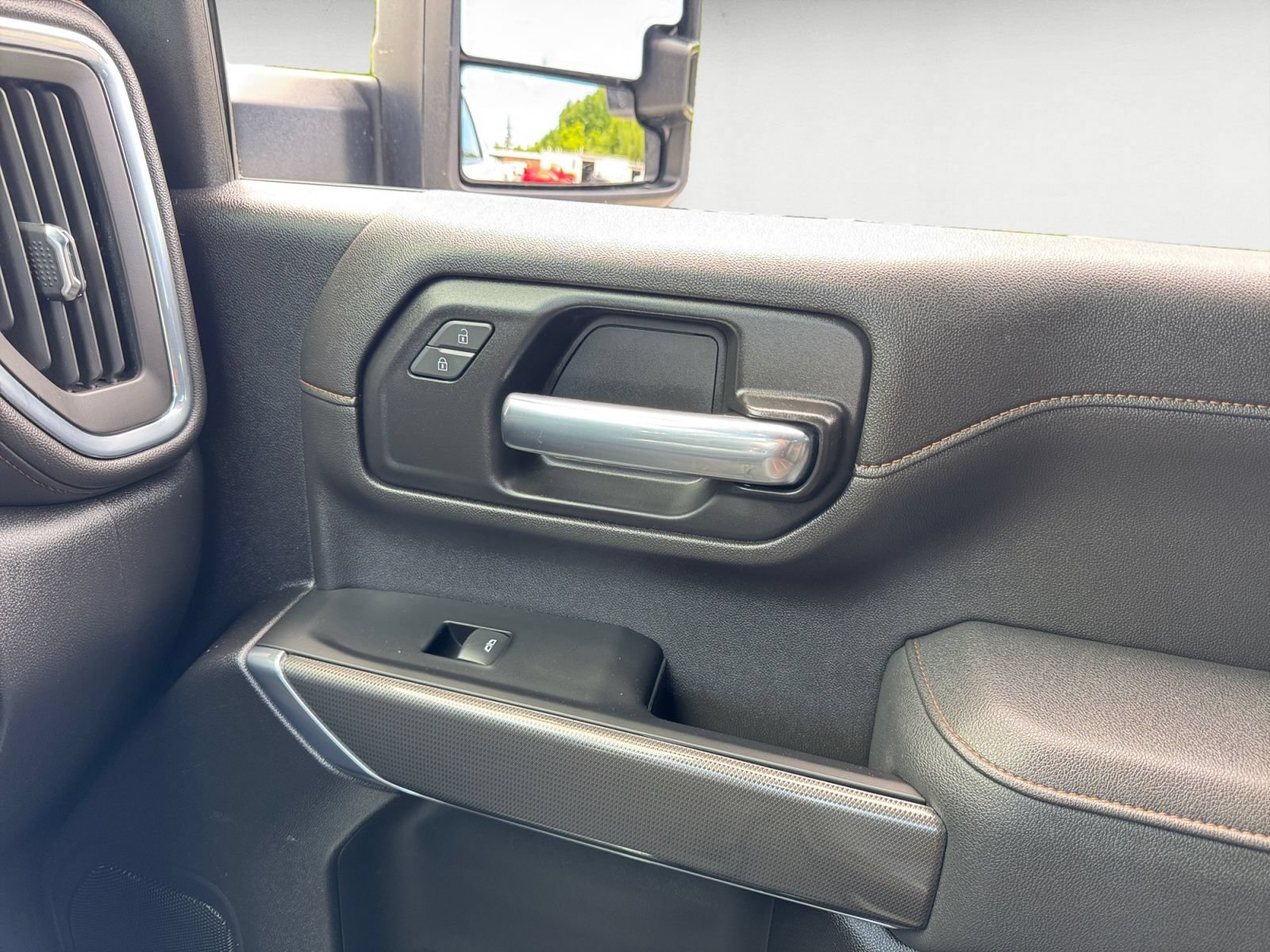 Used 2023 GMC Sierra 2500 AT4 AWD/4WD image 12