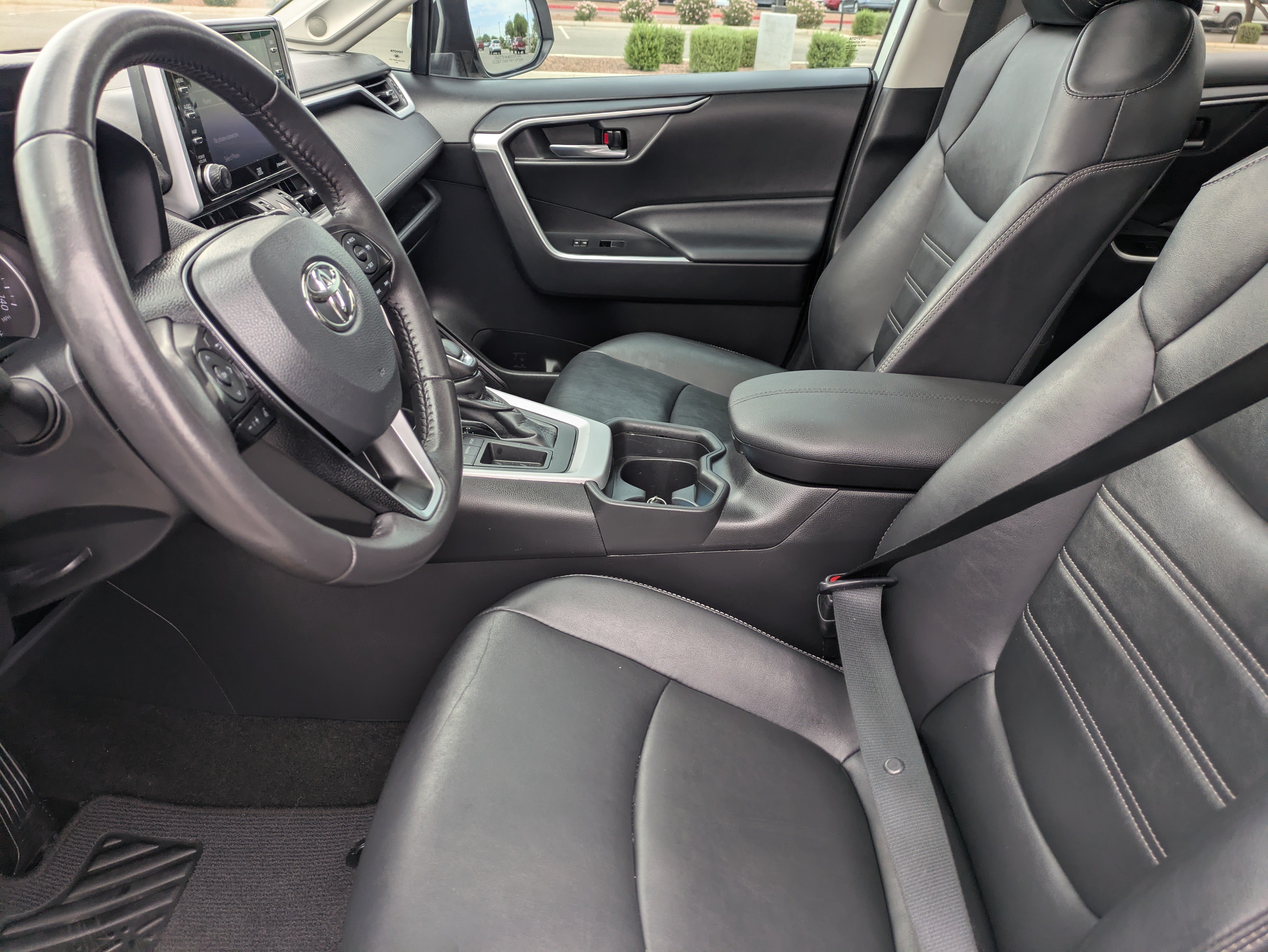 Used 2021 Toyota RAV4 XLE Premium FWD image 25