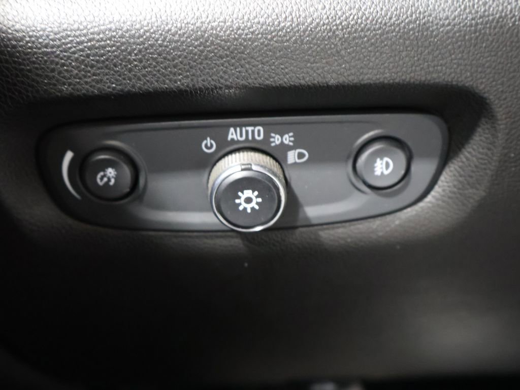 Used 2019 Chevrolet Traverse LT image 34