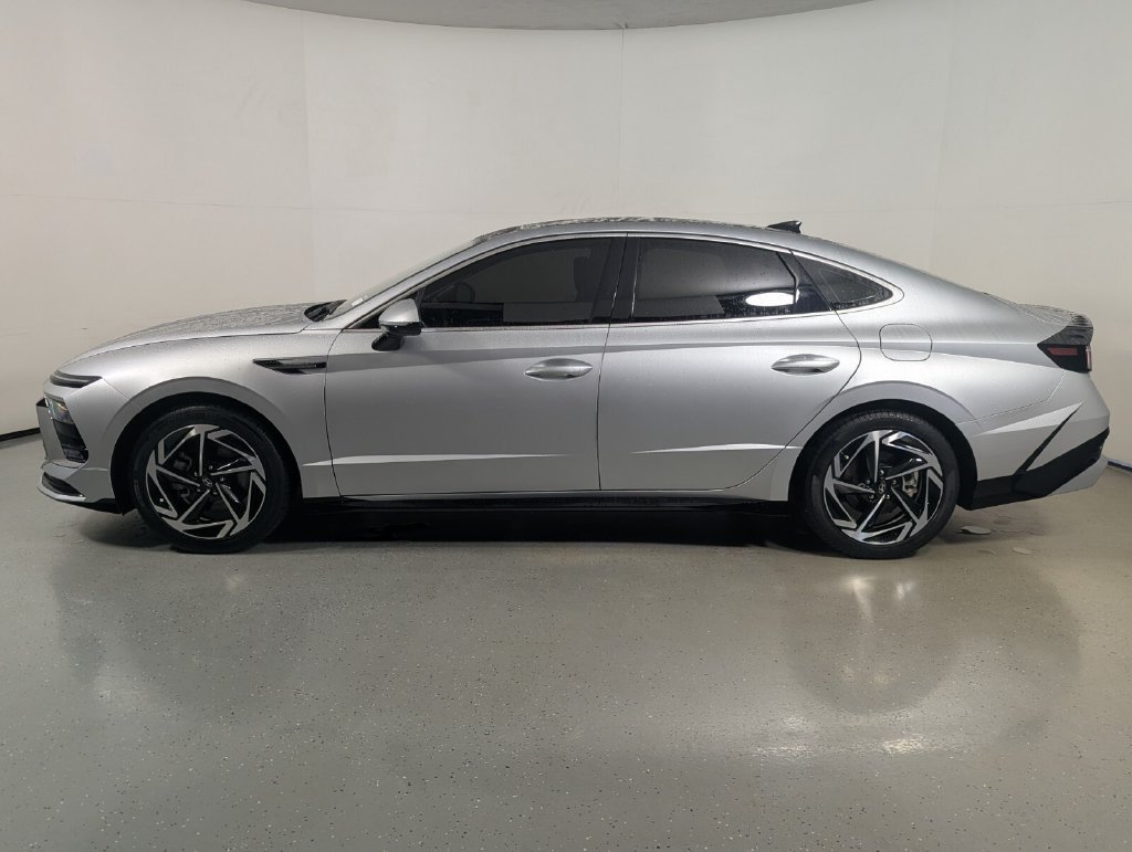 Certified 2024 Hyundai Sonata SEL w/ Convenience Package FWD image 4