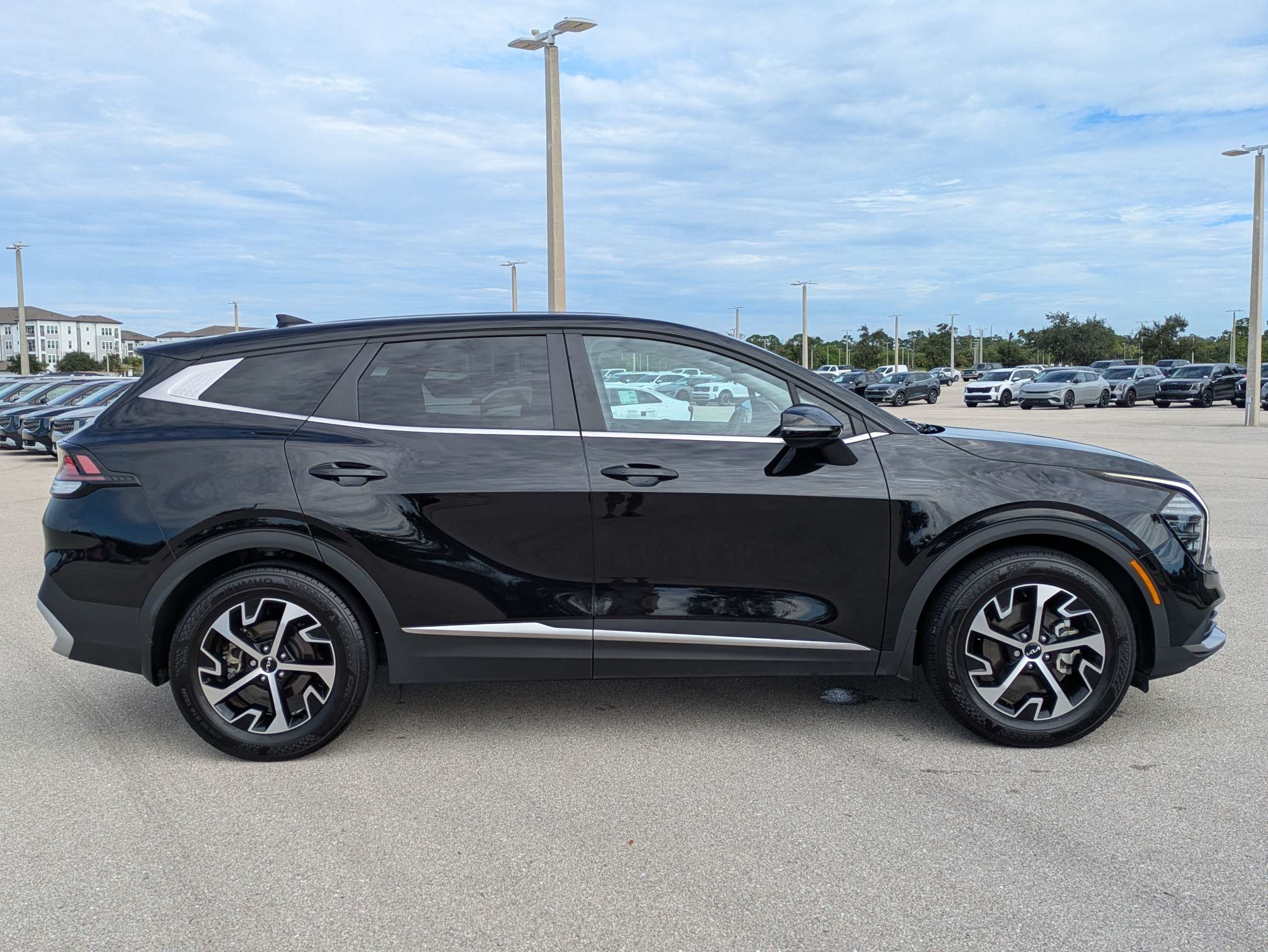 Certified 2025 Kia Sportage EX FWD image 3