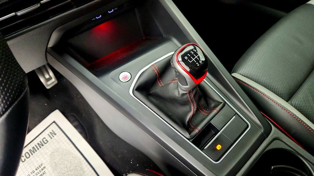 Used 2022 Volkswagen GTI SE FWD image 18