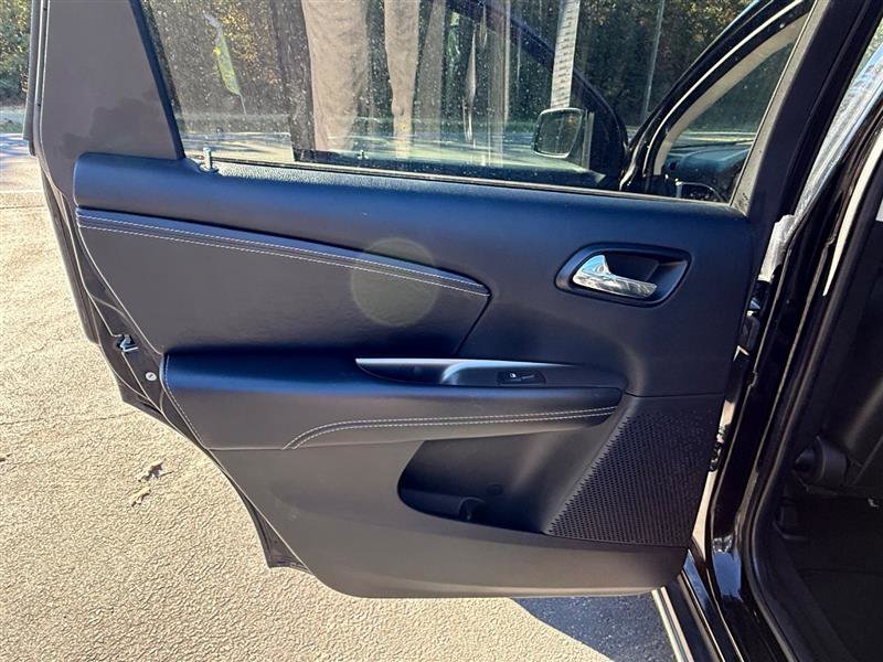 Used 2018 Dodge Journey Crossroad w/ Nav & Sun Group image 11