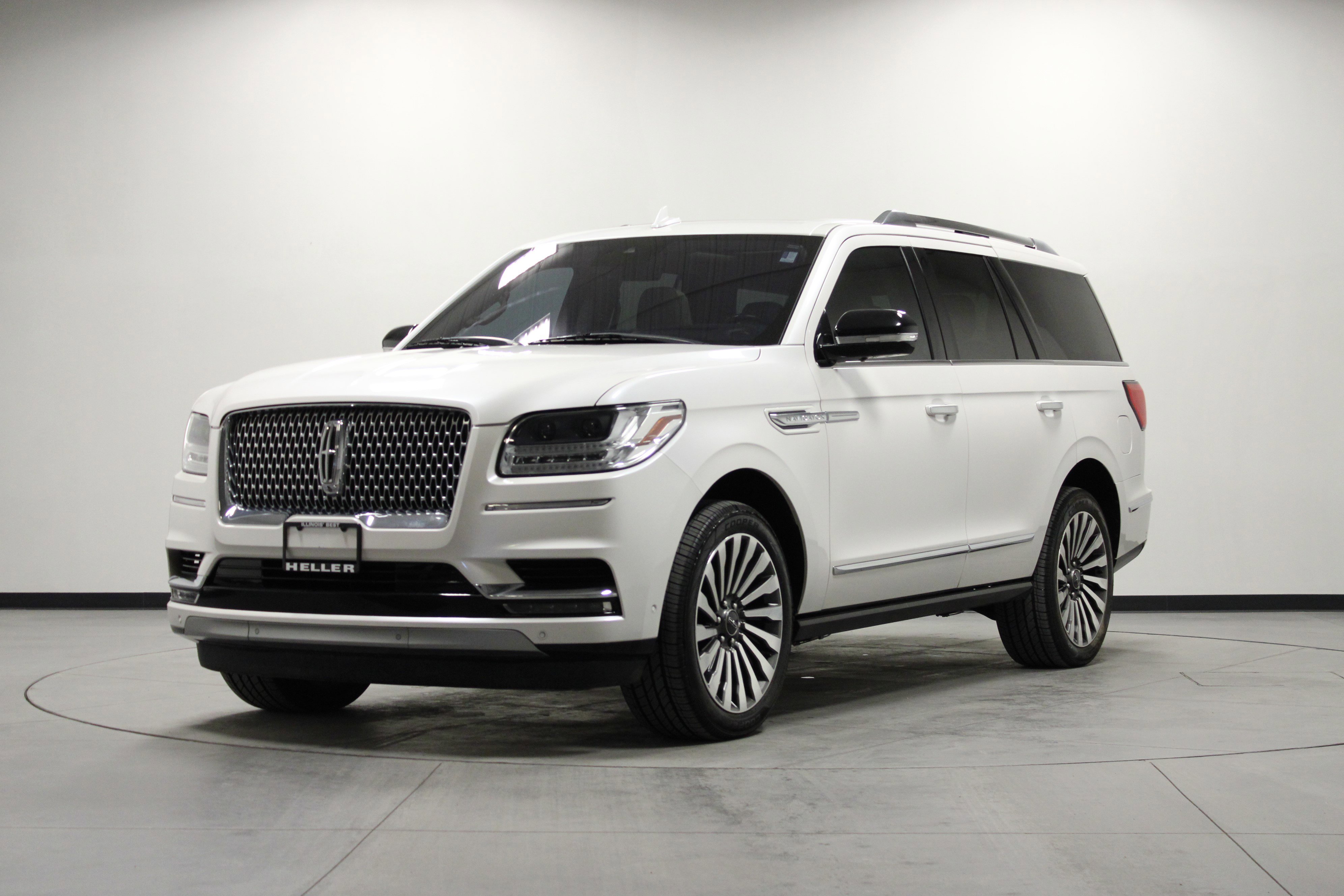 Used 2019 Lincoln Navigator Reserve image 8