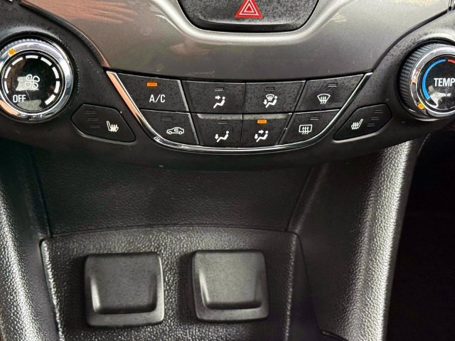 Used 2017 Chevrolet Cruze LT w/ Convenience Package FWD image 28