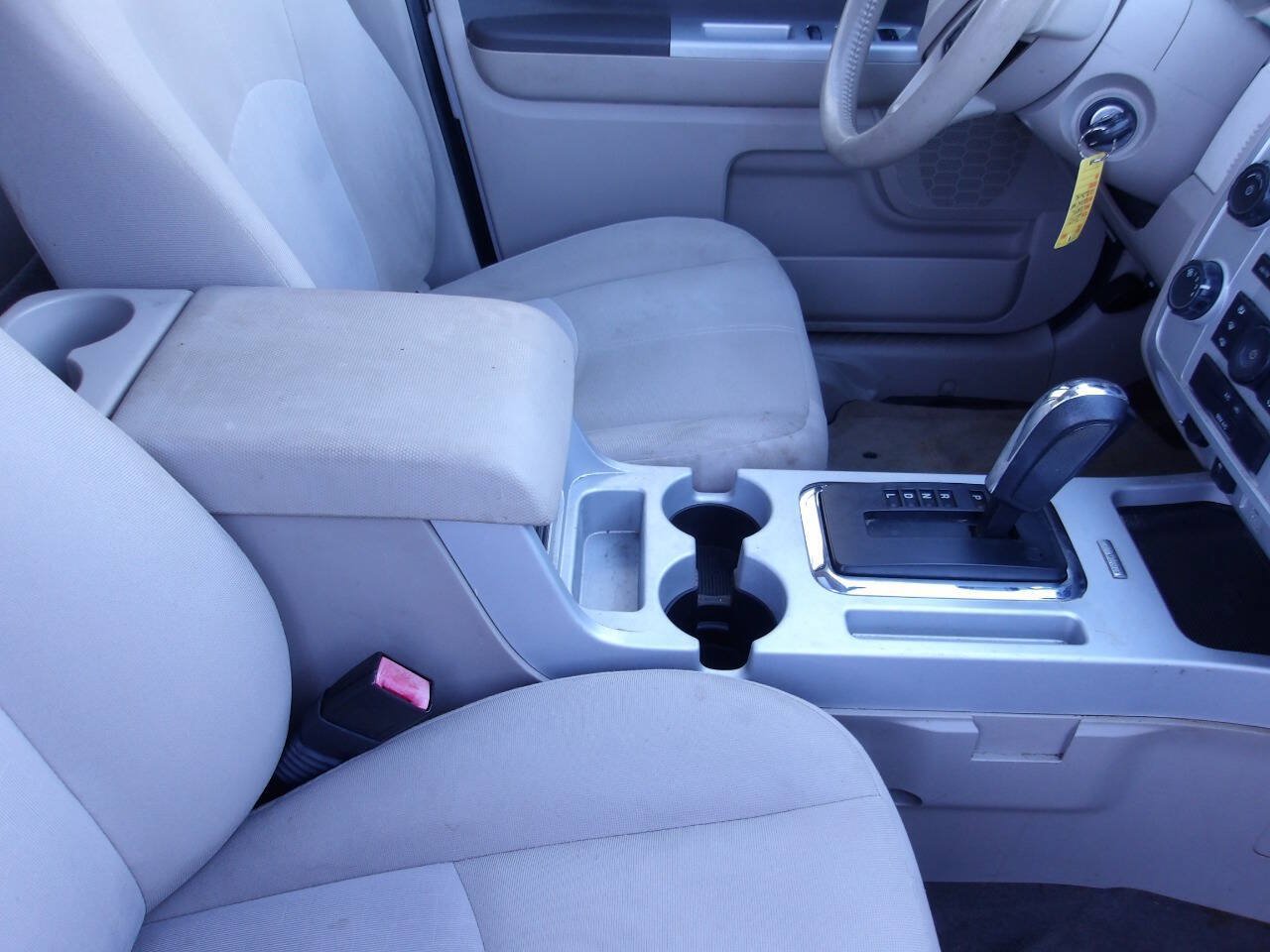 Used 2010 Mercury Mariner 2WD image 20