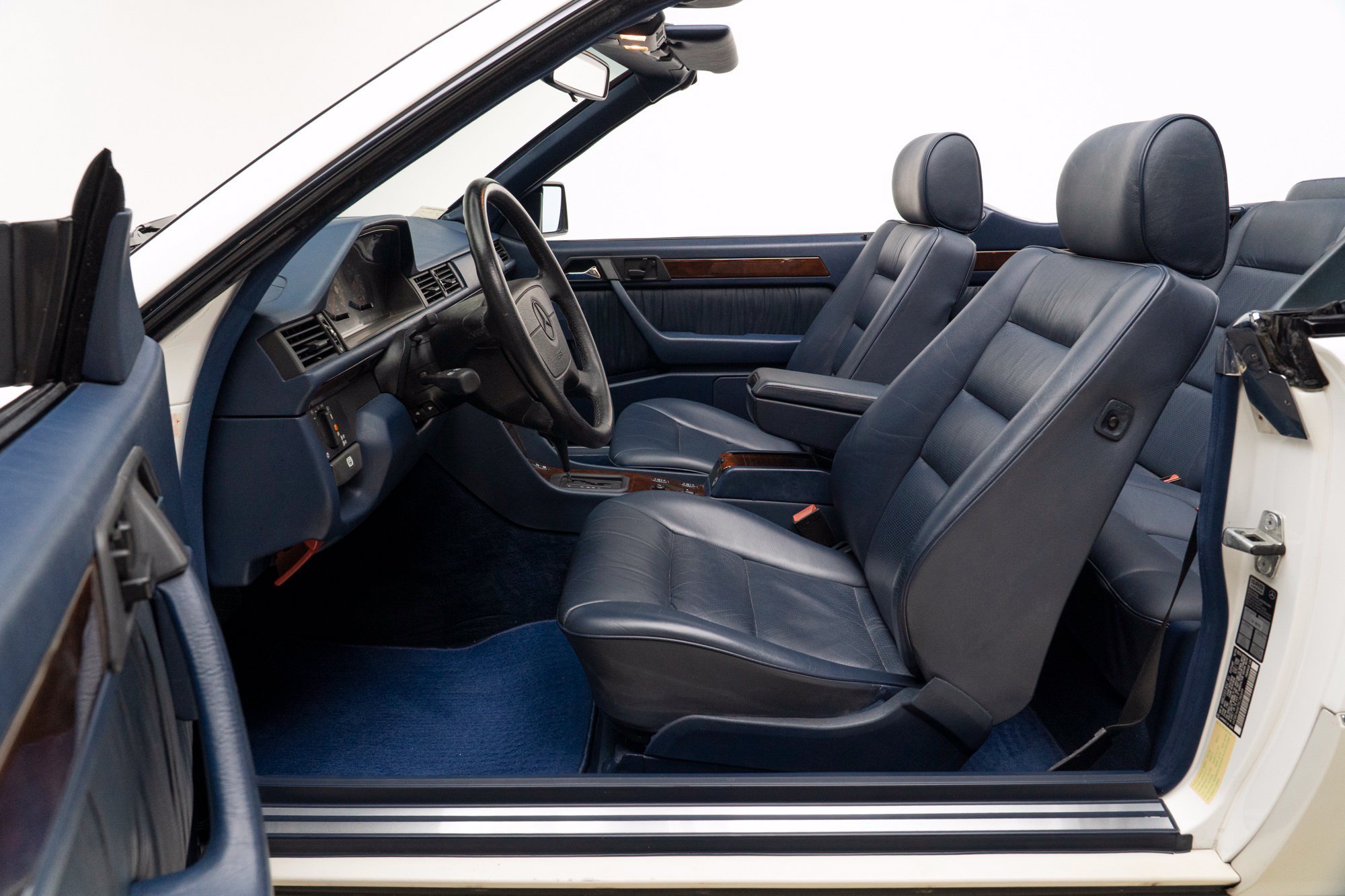 Used 1995 Mercedes-Benz E 320 Convertible image 26