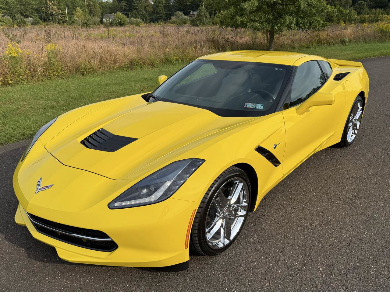Used 2016 Chevrolet Corvette Stingray Coupe RWD image 1