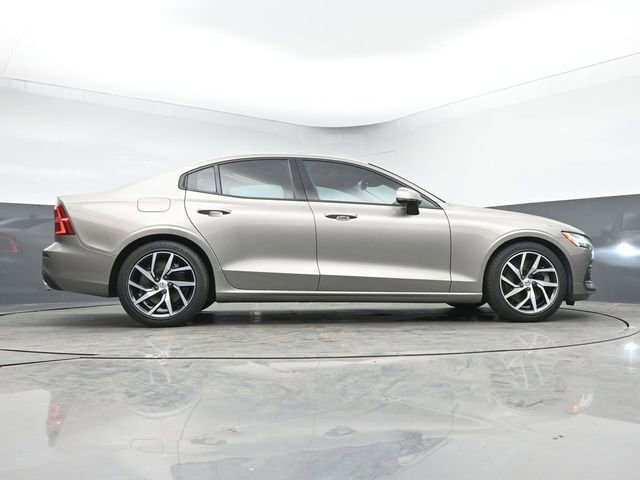 Used 2019 Volvo S60 T6 Momentum w/ Premium Package image 37