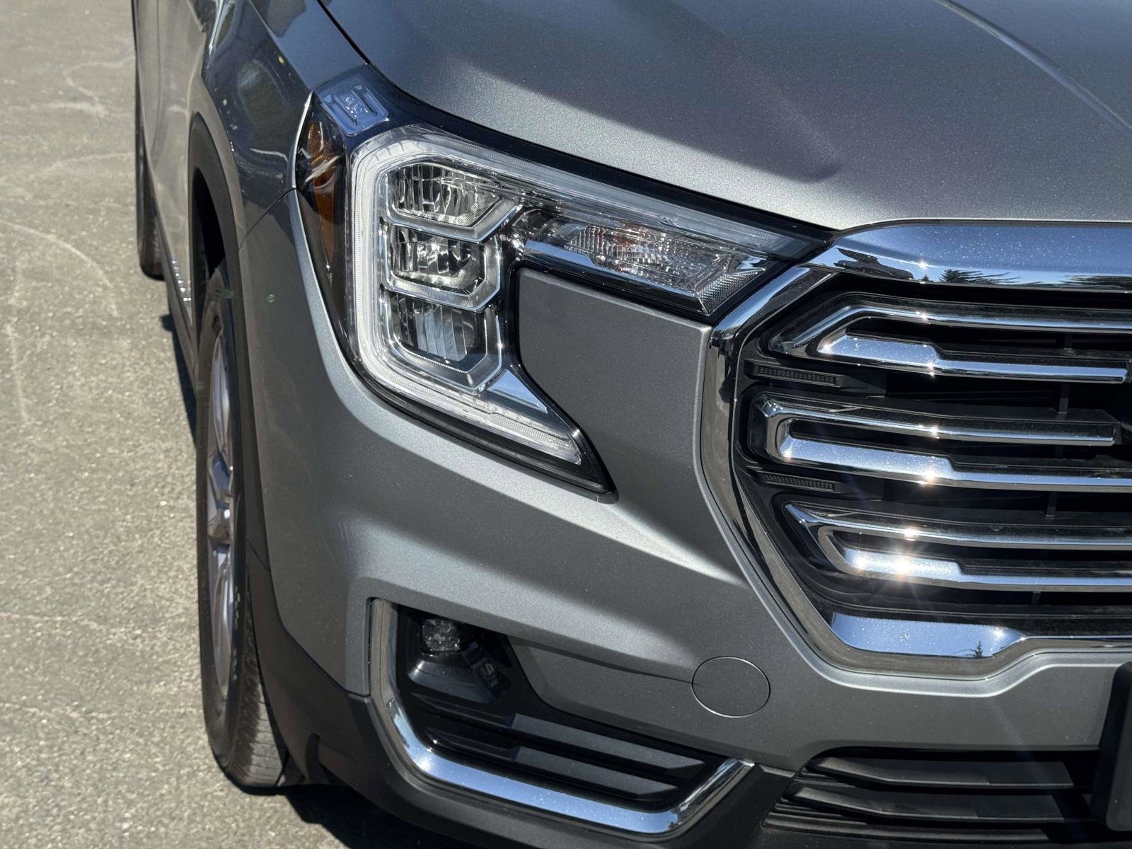 Used 2024 GMC Terrain SLT AWD/4WD image 6