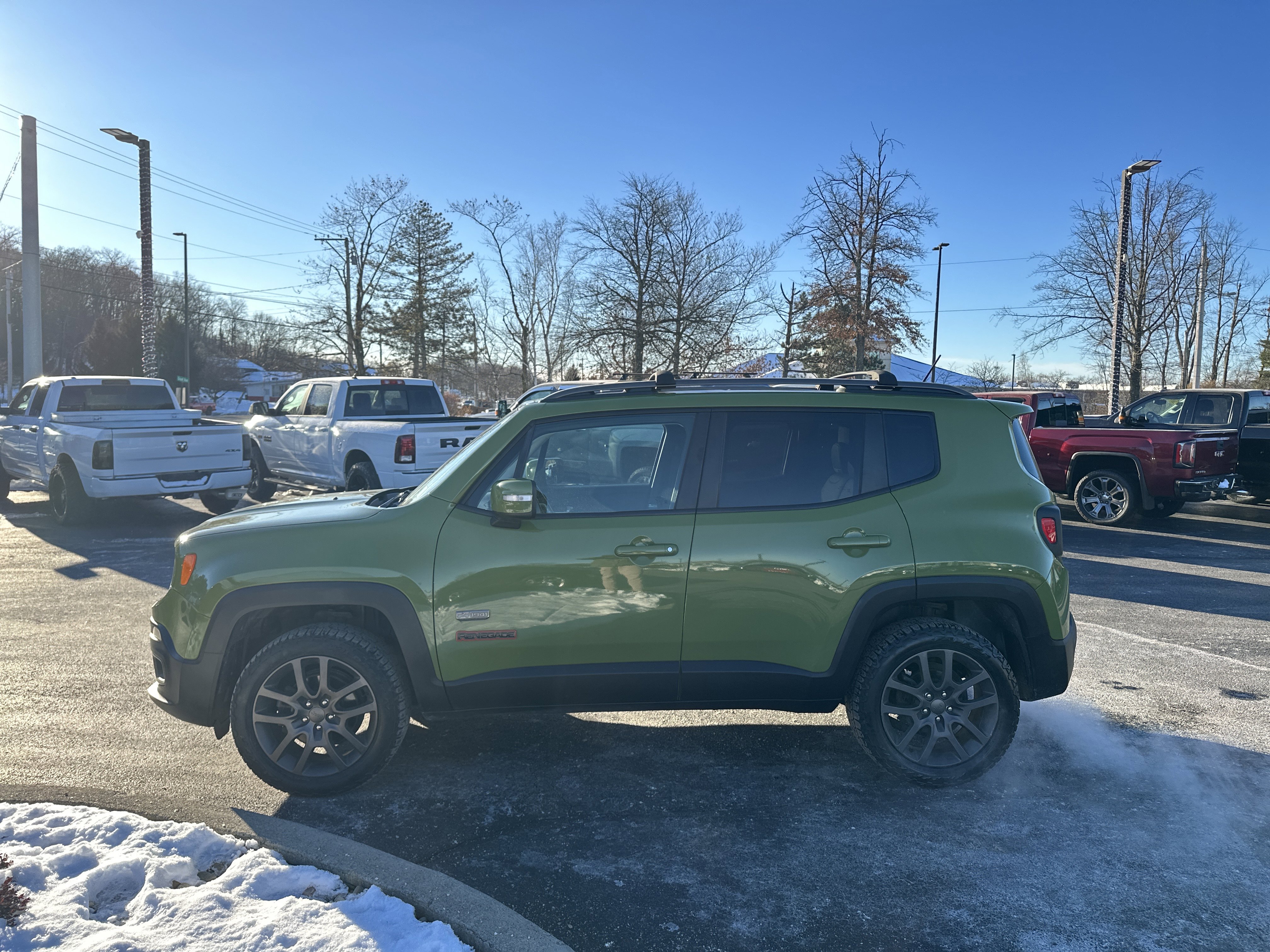 Used 2016 Jeep Renegade 75th Anniversary image 9