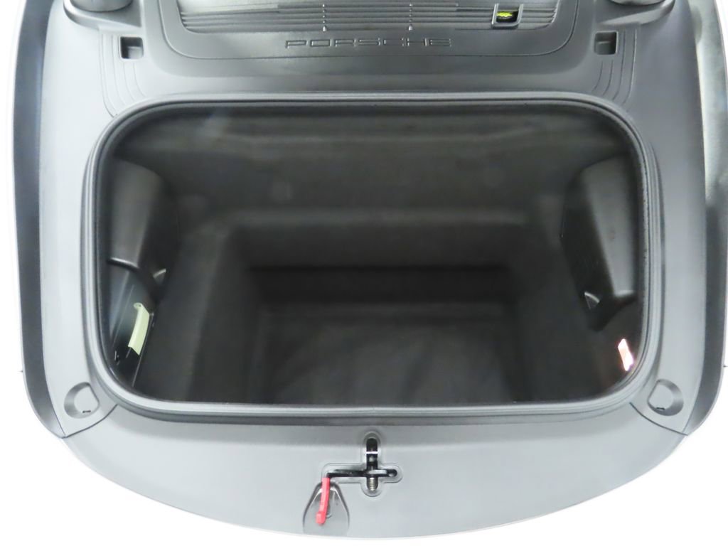 Used 2018 Porsche 911 Turbo image 28