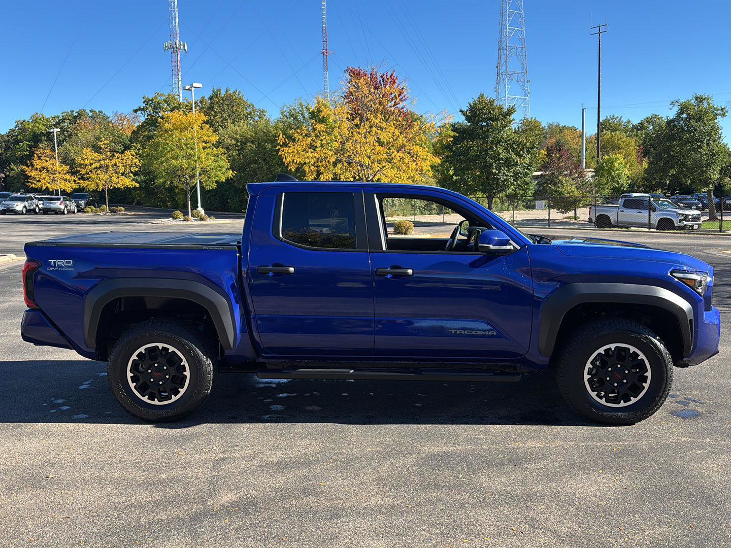 Used 2025 Toyota Tacoma TRD Off-Road w/ TRD Off Road Upgrade Package AWD/4WD image 10