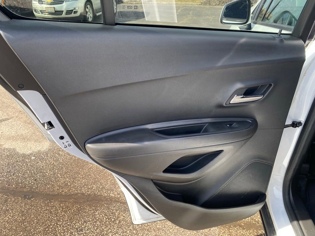 Used 2020 Chevrolet Trax LS w/ Tint and Cruise Package image 20