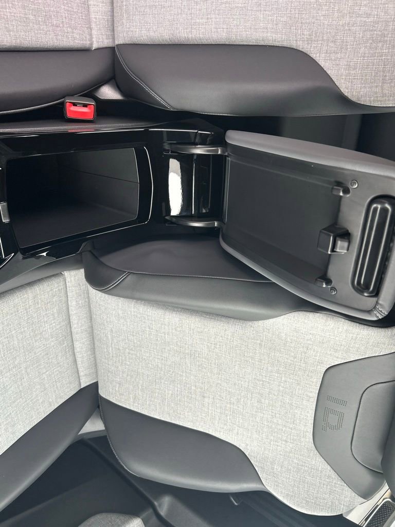 Used 2024 Volkswagen ID.4 2WD image 38