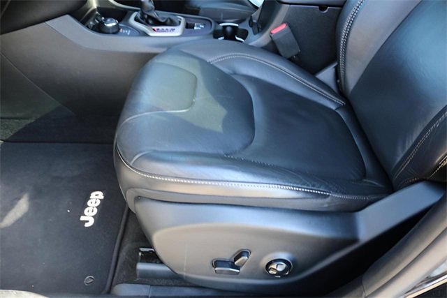 Used 2018 Jeep Cherokee Limited image 14