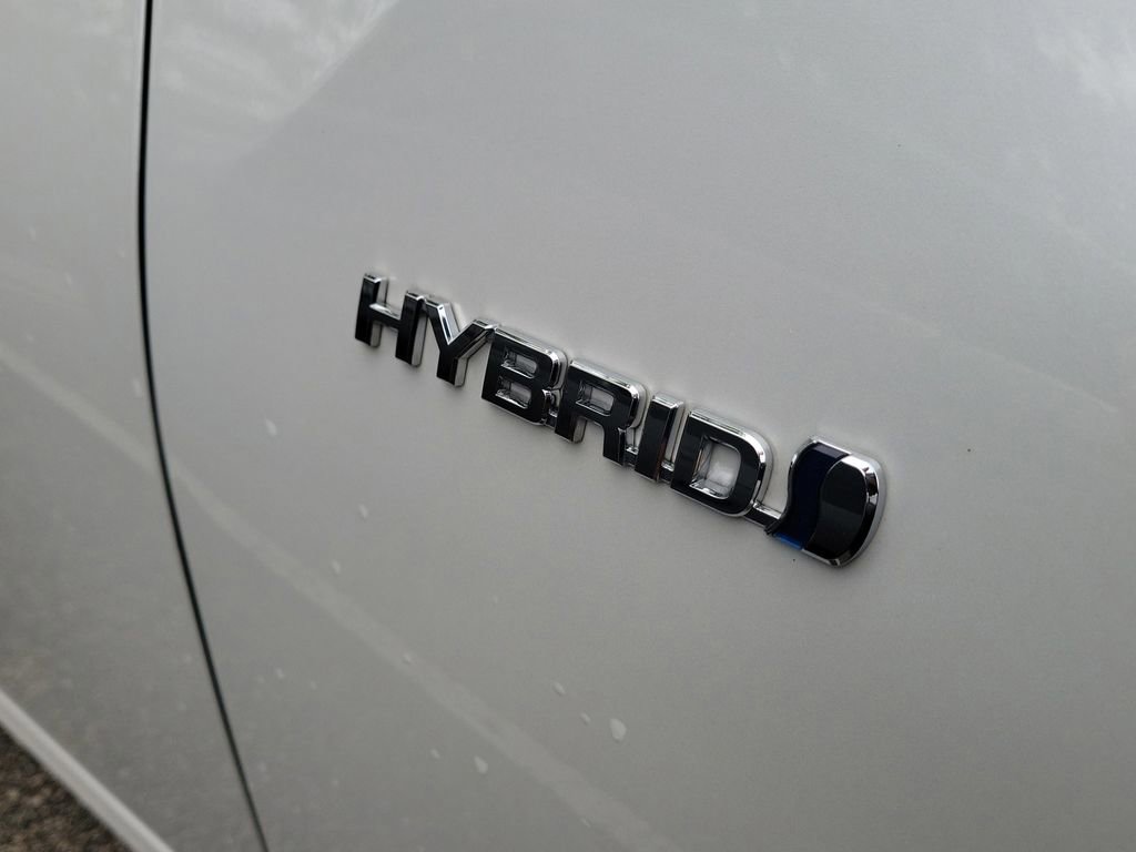 Used 2022 Toyota Prius XLE FWD image 9