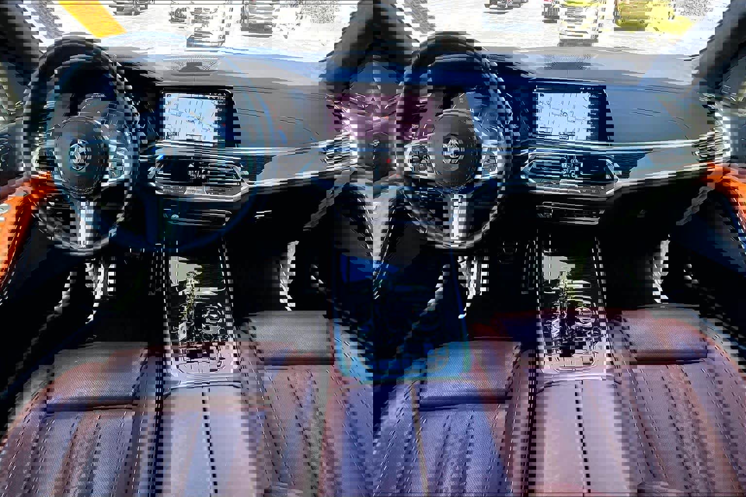 Used 2019 BMW X7 xDrive50i w/ M Sport Package image 16