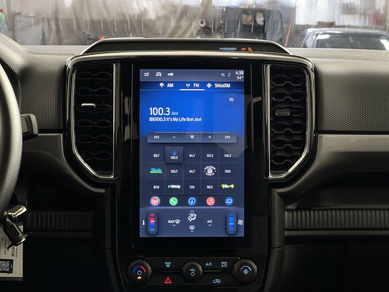 Used 2024 Ford Ranger XLT w/ FX4 Off-Road Package image 18