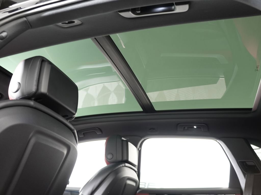 Certified 2024 Porsche Cayenne AWD/4WD image 19