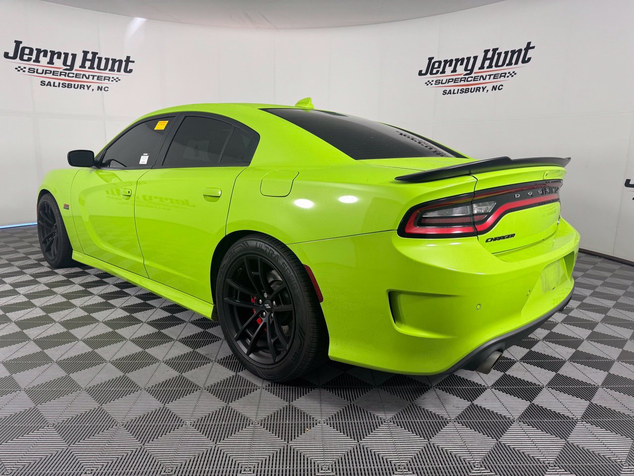 Used 2023 Dodge Charger Scat Pack w/ Dynamics Package RWD image 8