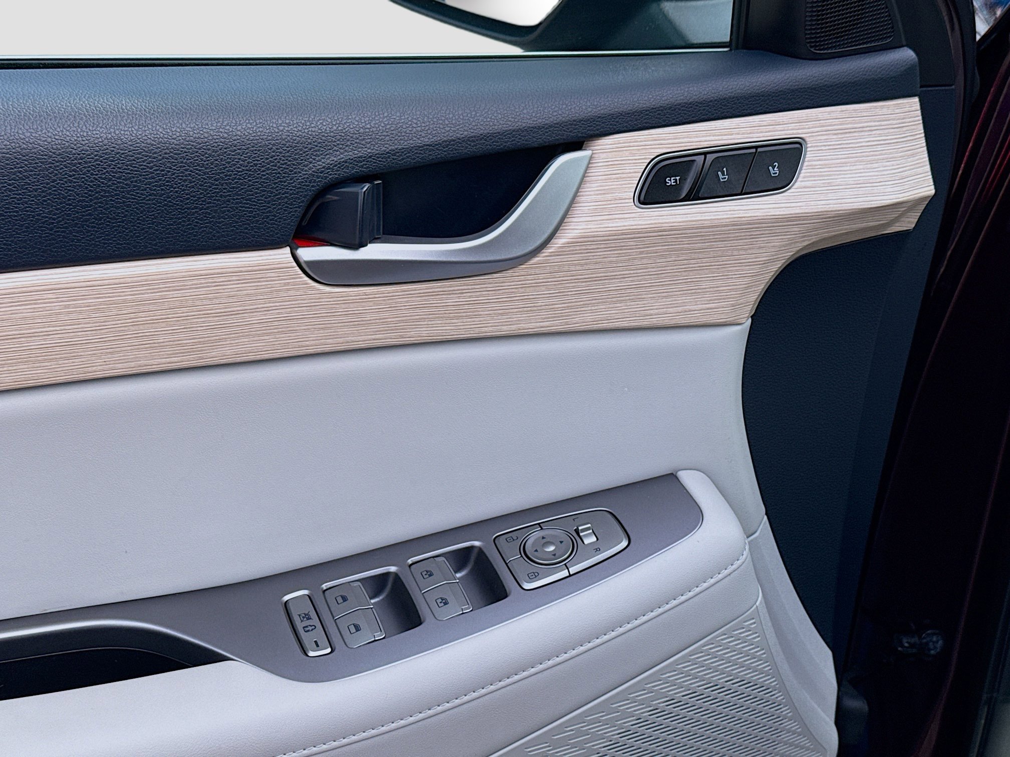 Used 2024 Hyundai Palisade Limited image 16