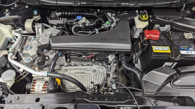 Used 2017 Nissan Rogue SV w/ SV Premium Package image 27