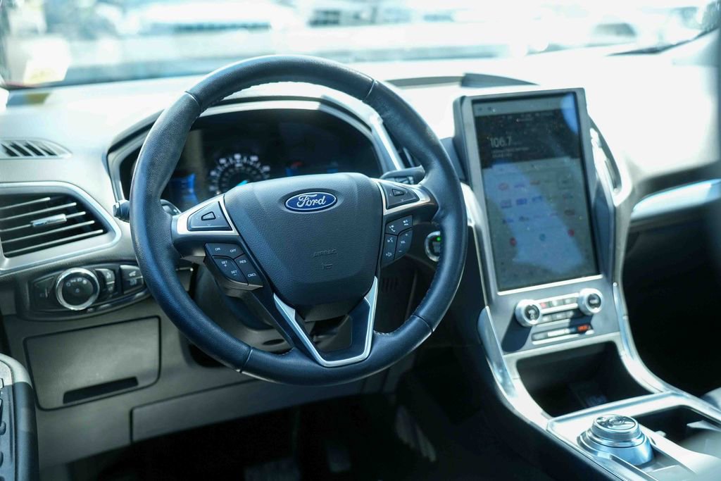 Used 2022 Ford Edge Titanium AWD/4WD image 25
