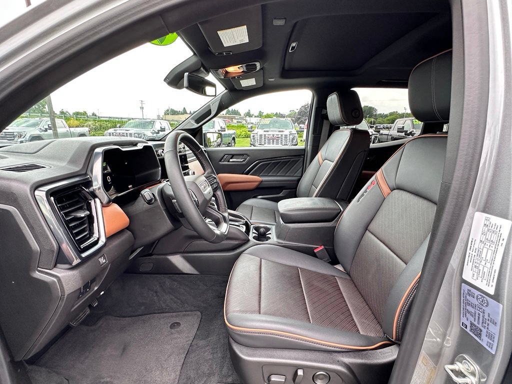 Used 2024 GMC Canyon AT4 w/ AT4 Premium Package AWD/4WD image 19
