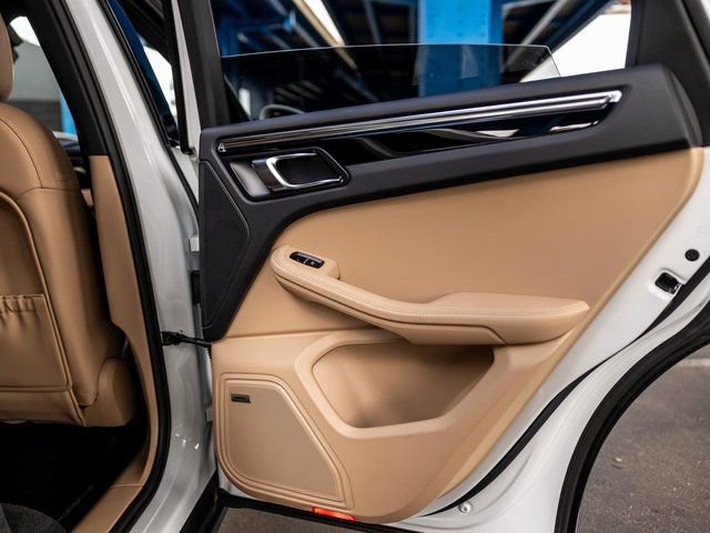 Certified 2025 Porsche Macan S image 42