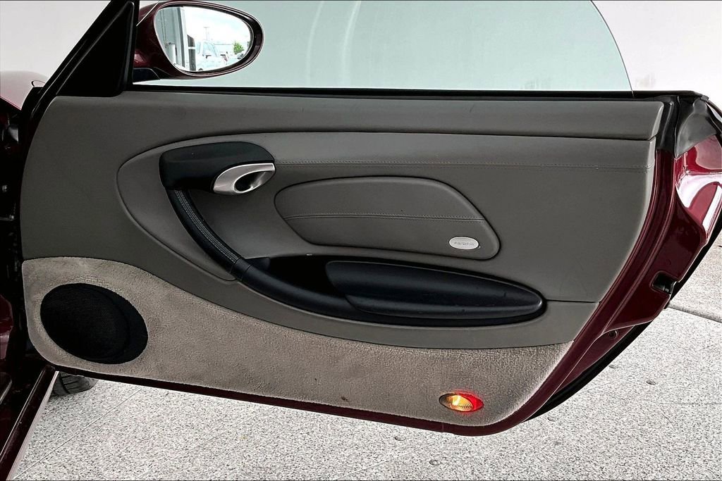 Used 2000 Porsche Boxster image 24